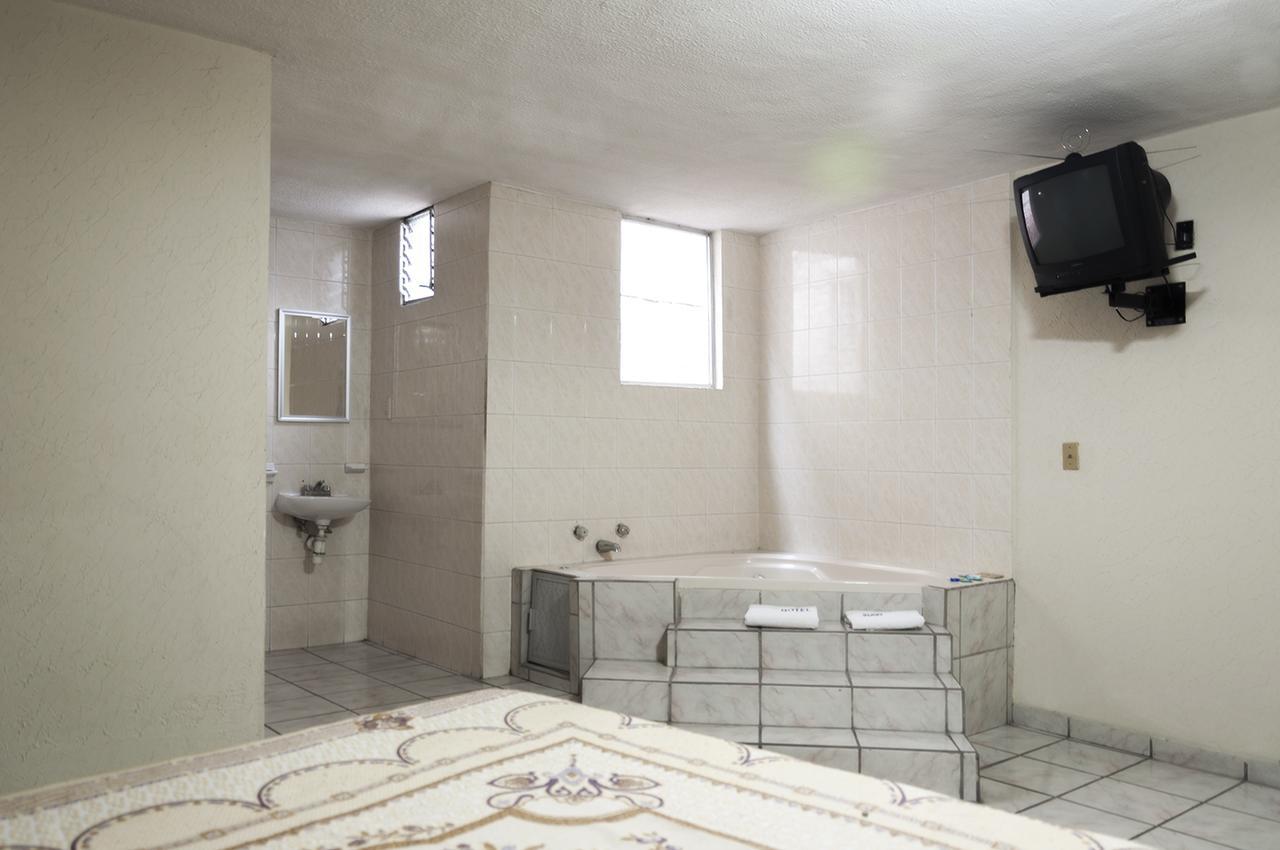 Hotel 2000 Morelia Ngoại thất bức ảnh